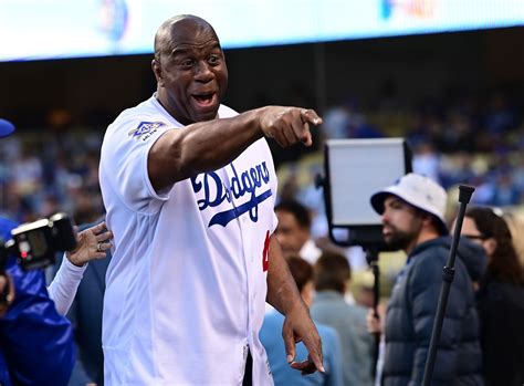 Commanders’ record sale agreed to by Snyder family, Harris group that includes Magic Johnson